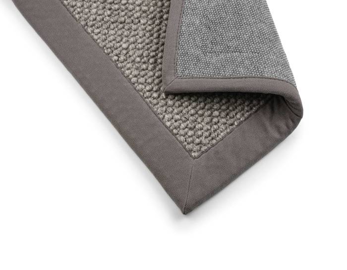 Colorist Woolly I 107 with colorist 060 and feltex dots