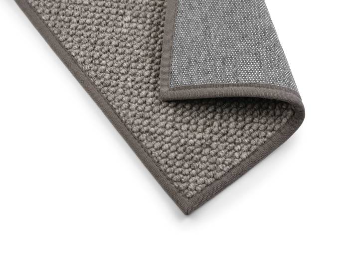 Colorist Woolly I 107 with colorist 060 (1.5cm) and feltex dots