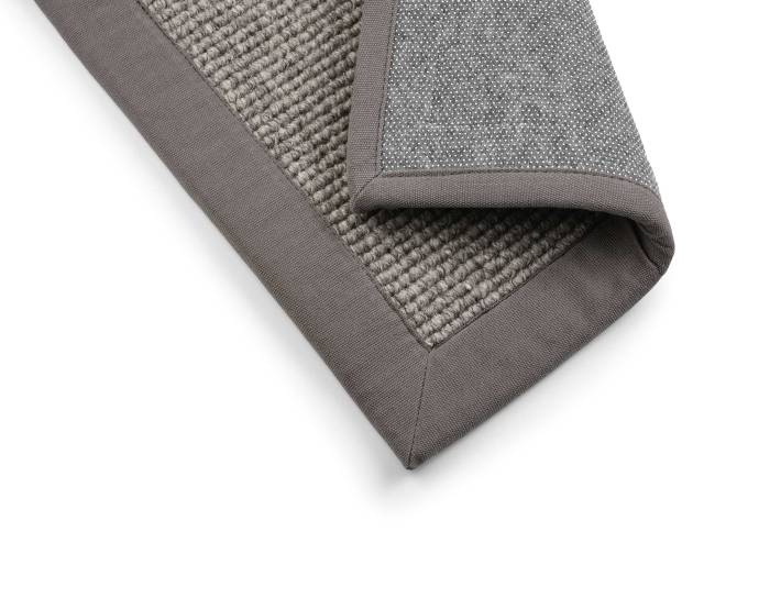 Colorist Woolly II 207 with colorist 060 and feltex dots